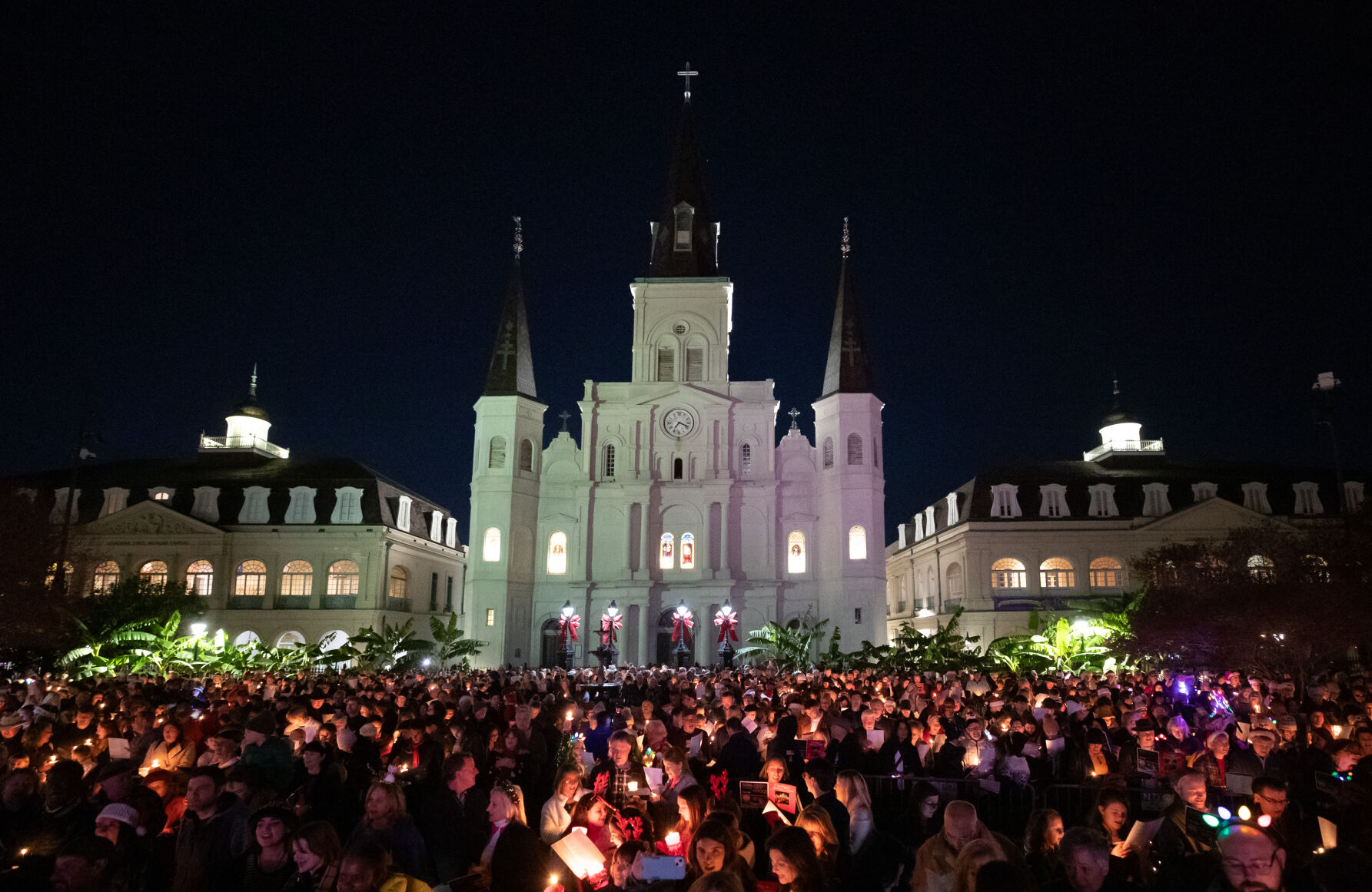 jackson square caroling.0010.jpg